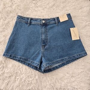 Universal Thread SAILOR SHORTS 2.5" INSEAM. HIGH RISE. FITTED HIP, SLIM LEG. Siz